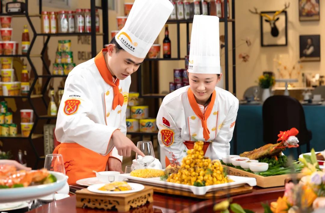 都是學(xué)技術(shù)，那么學(xué)烹飪與其它相比有哪些呢？