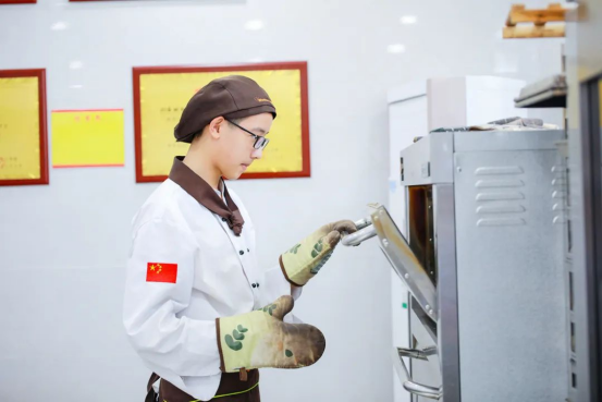 00后學(xué)什么技術(shù)好？汽修、廚師、計(jì)算機(jī)哪個(gè)好？