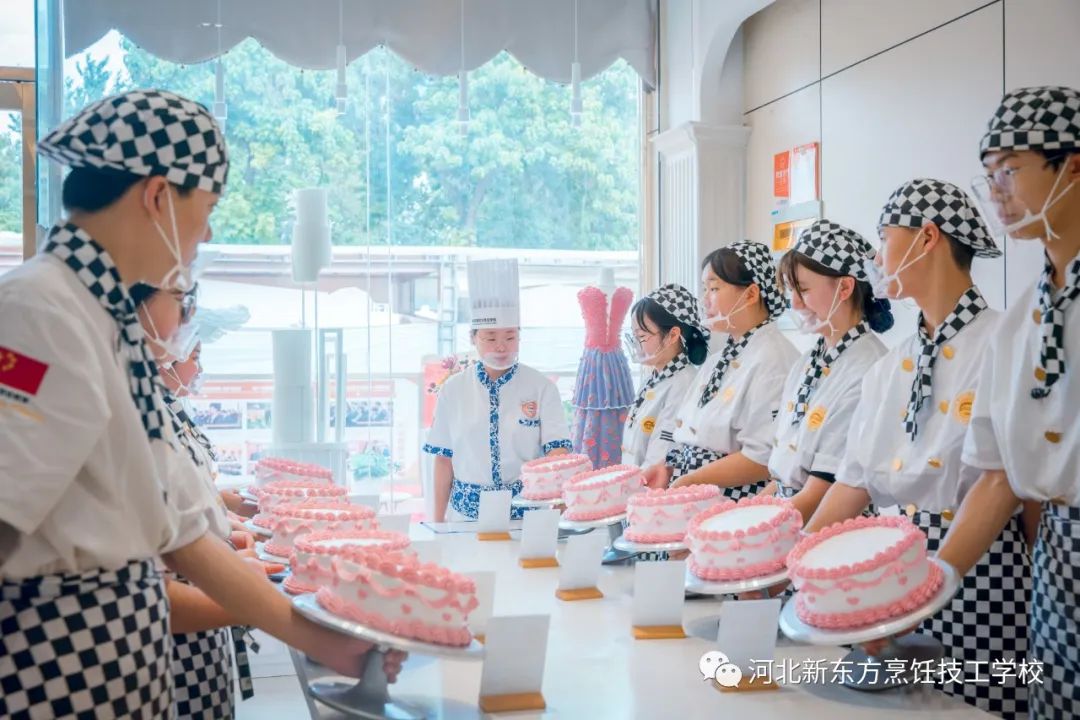 想知道蛋糕培訓學校學費大概多少？學蛋糕學費多少錢？看這里！
