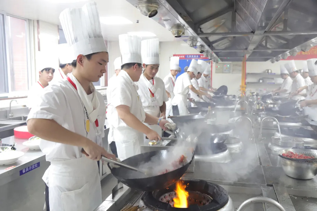 初中畢業(yè)學廚師怎么樣，好不好就業(yè)