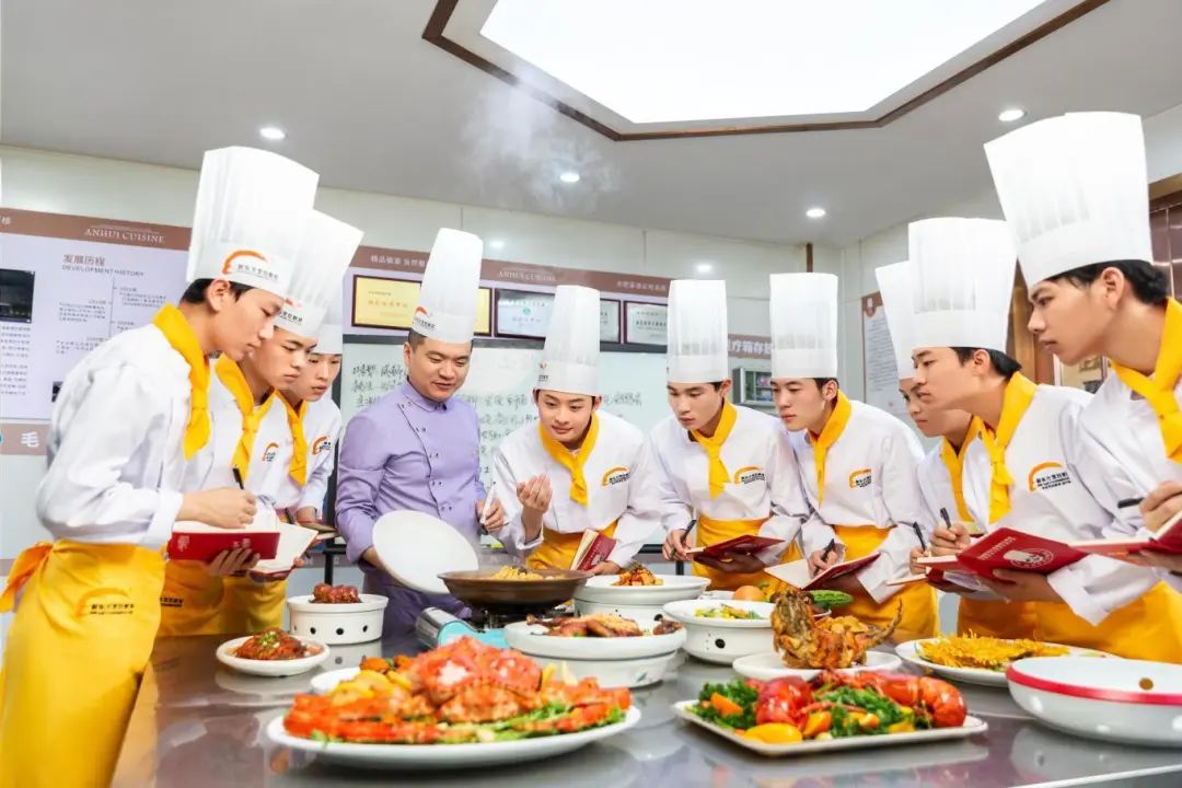 中餐專(zhuān)業(yè)：把握就業(yè)形勢(shì)，開(kāi)啟多彩職業(yè)之旅