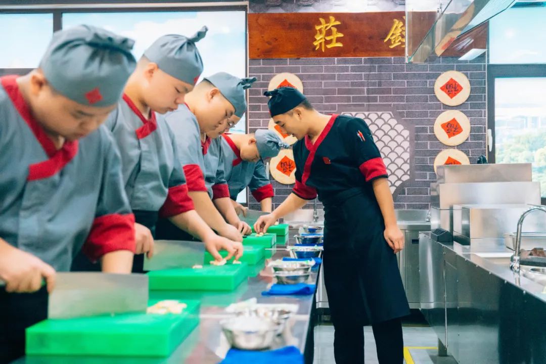 適合30歲以上的人，兼職副業(yè)項(xiàng)目，門(mén)檻不高，悶聲賺錢(qián)！