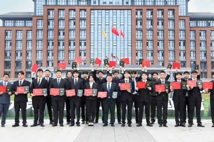 春季入學(xué) vs 秋季入學(xué)，有哪些不同？春季招生優(yōu)勢(shì)有哪些？河北新東方春季招生全解讀！