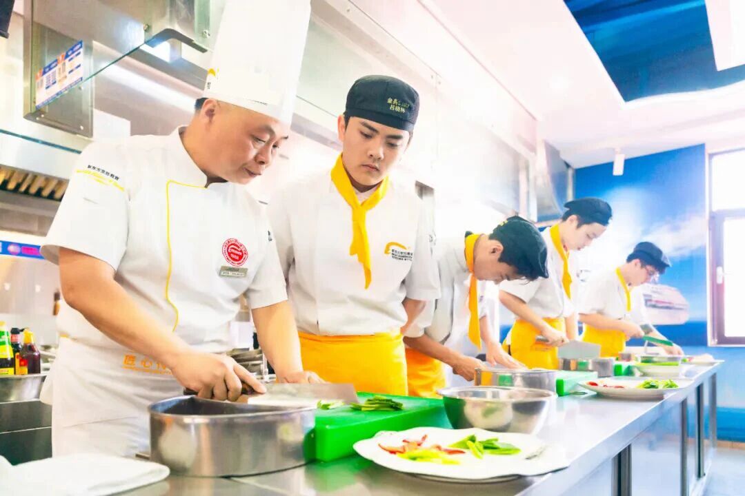 孩子學(xué)習(xí)沒(méi)動(dòng)力？上課總走神？來(lái)河北新東方的課堂讓你舍不得分心！