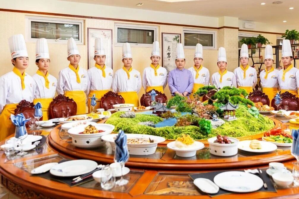 上課聽(tīng)不懂畢業(yè)沒(méi)出路？轉(zhuǎn)學(xué)來(lái)石家莊新東方學(xué)技術(shù)，不將就！